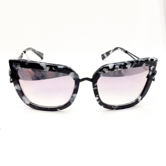 Kendall & Kylie Bianca Black & White Sunnies- NWT